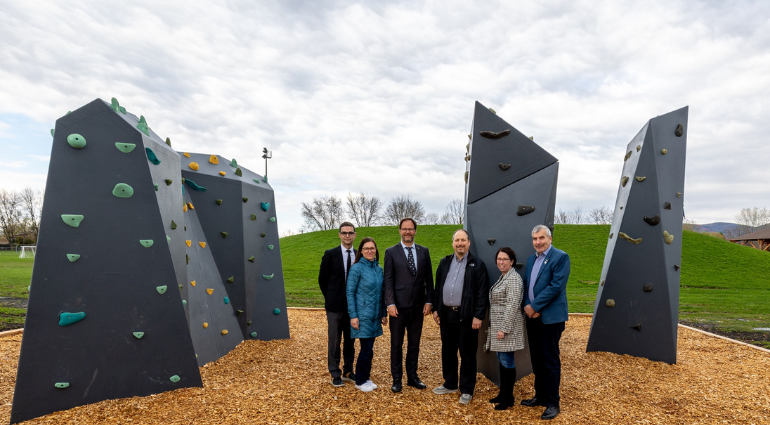 McMasterville est heureuse d’inaugurer ces nouveaux modules d’escalade extérieurs!