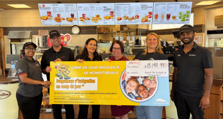 Plus de 8 000 $ remis au Camp de jour Ensoleillé de McMasterville grâce à la campagne Biscuit sourire 2026 de Tim Hortons!